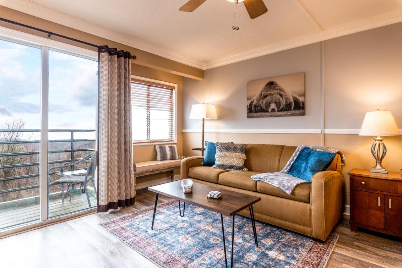 Sky High Views!!-Peak Mountaintop-Outdoor Pool-Close To Downtown-Private Balcony-Wifi-Cable Гетлинбург Екстериор снимка