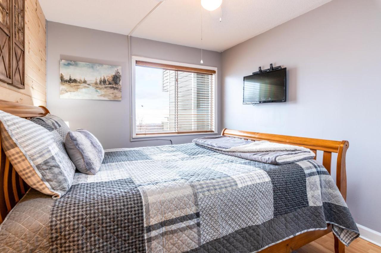Sky High Views!!-Peak Mountaintop-Outdoor Pool-Close To Downtown-Private Balcony-Wifi-Cable Гетлинбург Екстериор снимка