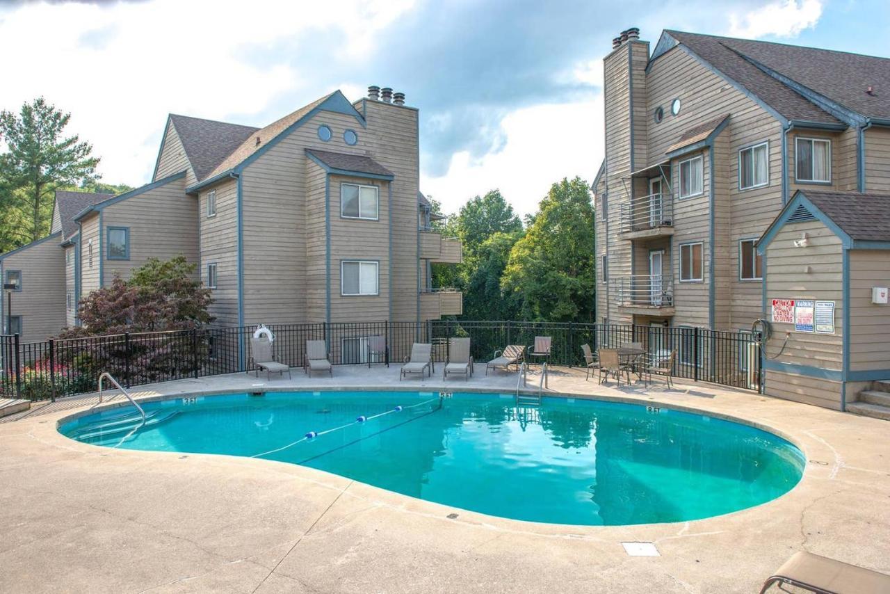 Sky High Views!!-Peak Mountaintop-Outdoor Pool-Close To Downtown-Private Balcony-Wifi-Cable Гетлинбург Екстериор снимка